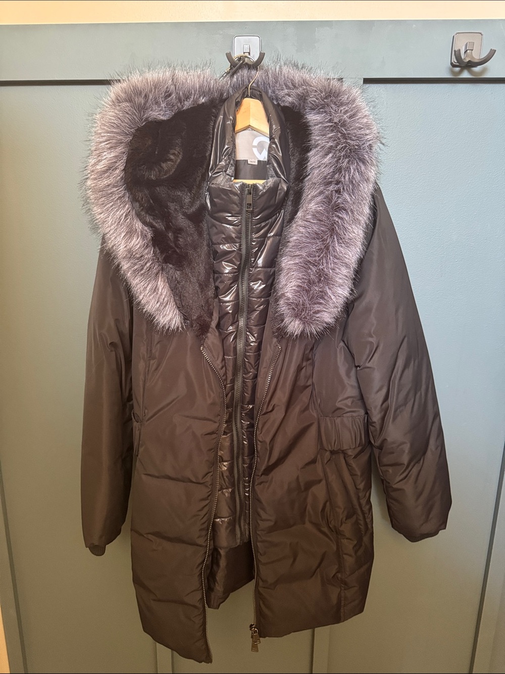 Women's Black Puffer Coat with Faux Fur Trim Hood